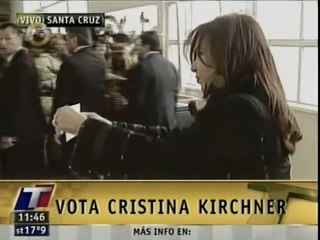 Presidenta de Argentina ejerce derecho al voto en elecciones