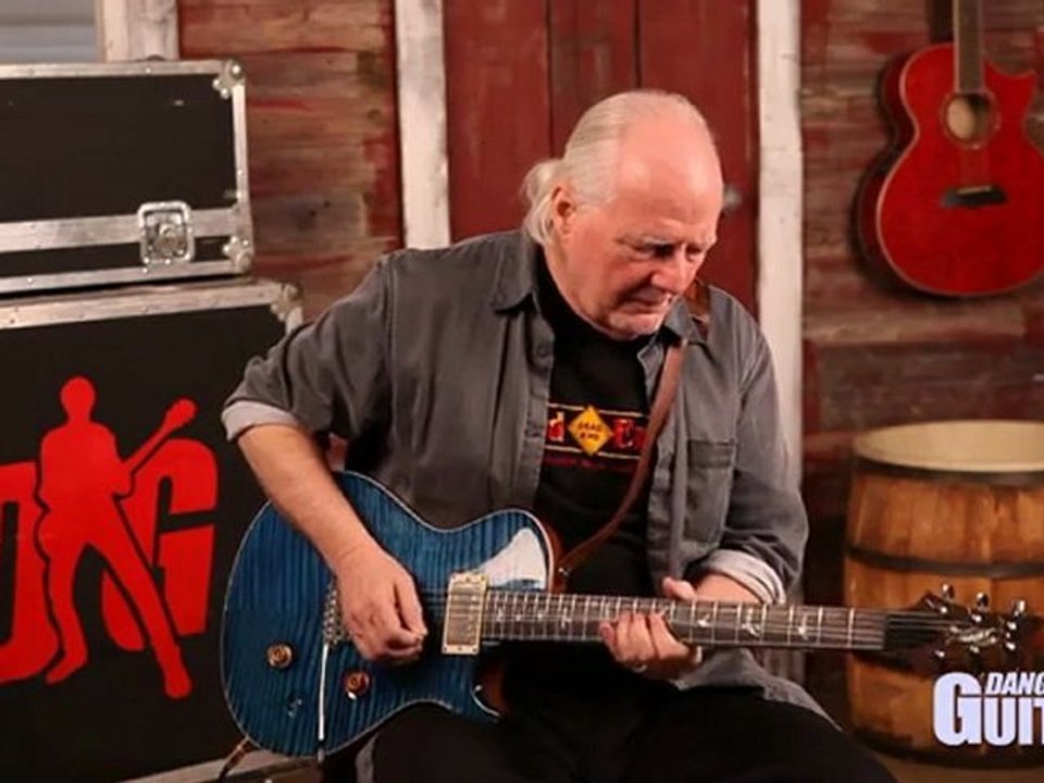 Bugs on the playing the blues