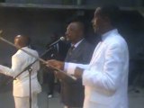 BANGOI-KOUNI en Live et Yemkavavo Moussa  Presente le  (Toirab Ibrahim Mmadi Bame)avec l'orchestre Blue-Men en 2011