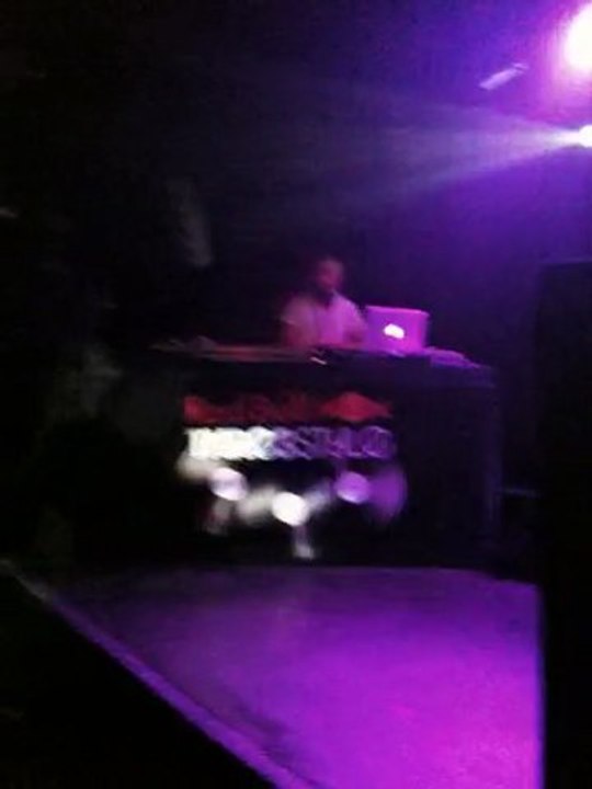 DJ DEEMC @Redbull Thre3style (UBU - RENNES - 22/10/2011) Part 1