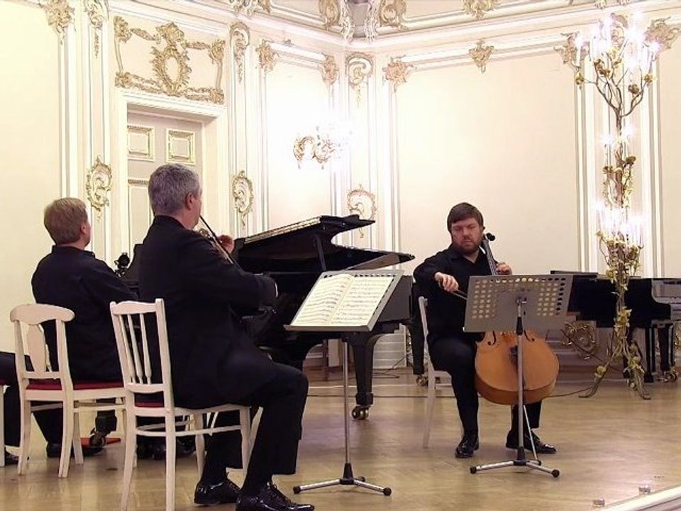 ШУБЕРТ. Andante из фортепианного трио, соч. 100. Илья Иофф (скрипка) Алексей Массарский (виолончель) Алексей Гориболь (фортепиано)