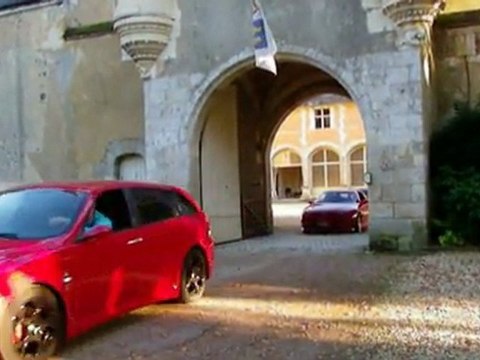 Rassemblement Alfa Romeo - Bourges 2011 - Sortie du Château