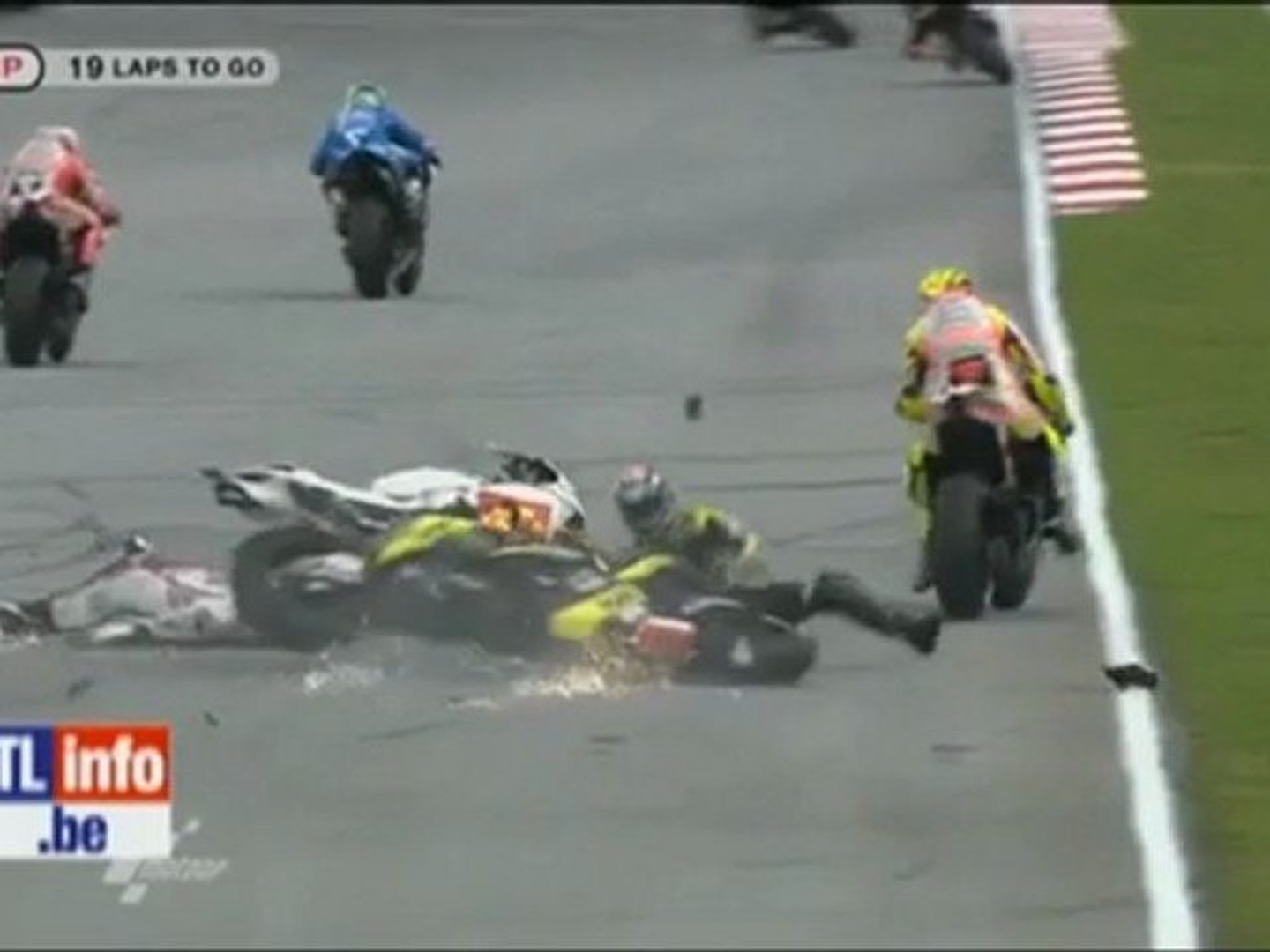 accident grave moto GP le 23-10-11 - Vidéo Dailymotion