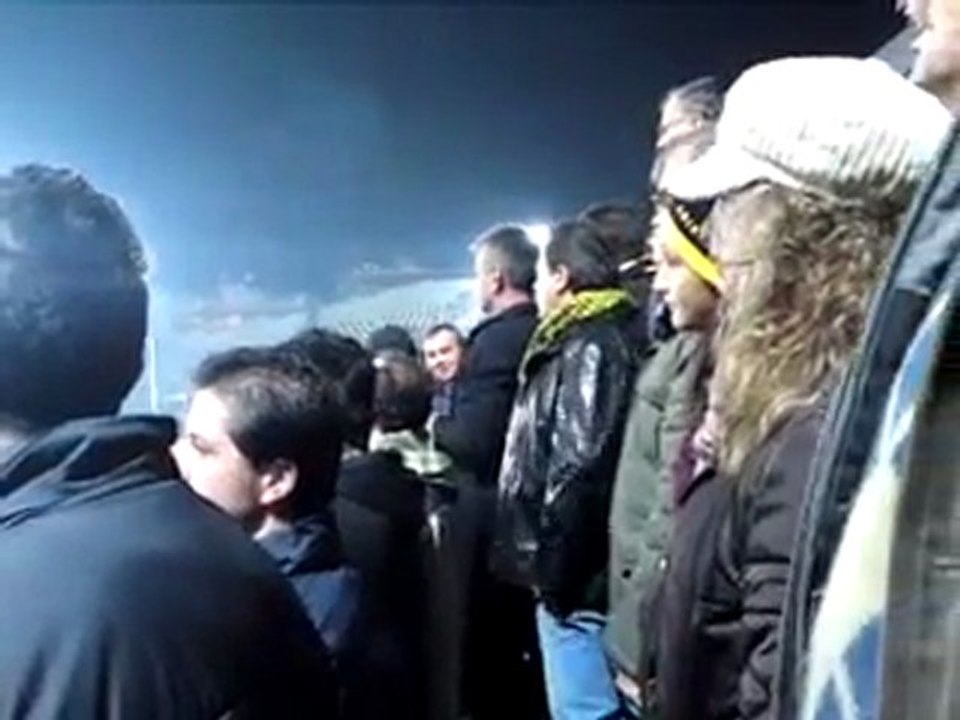 Φίλαθλος του Άρη κάνει ξόρκια στο ΑΡΗΣ-ΠΑΟΚ 1-1