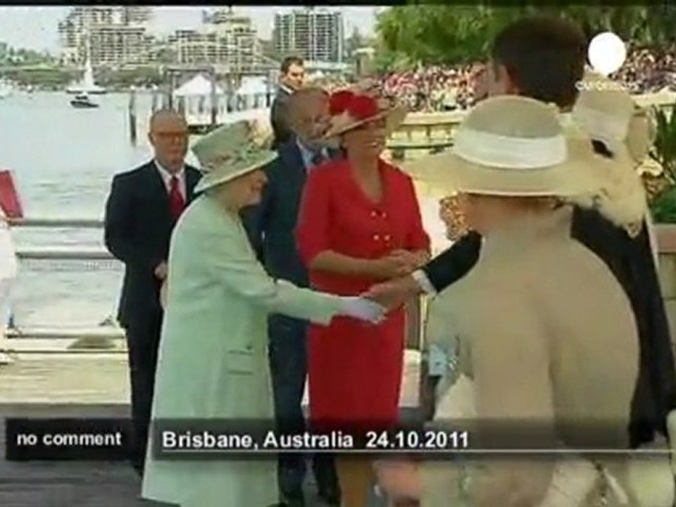 Elizabeth II d'Angleterre en visite... - no comment