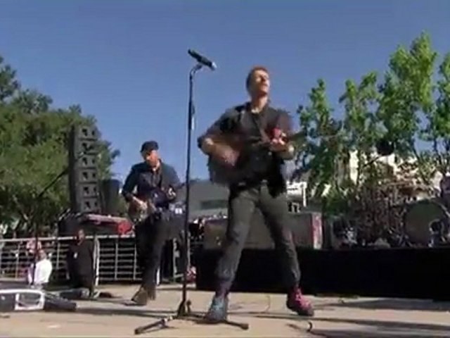Coldplay - Yellow @ Steve Jobs Memorial