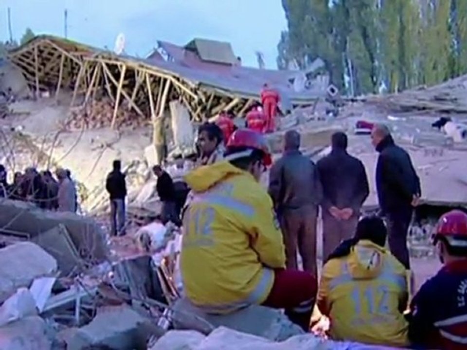 Erdbeben in der Türkei: Schwierige Suche nach Überlebenden