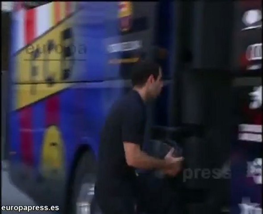 Jugadores abandonan Camp Nou antes de partido