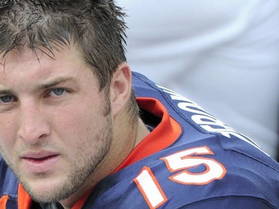 Tebow Succeeds, Palmer Flops In Team Debuts
