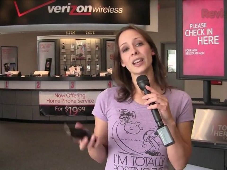 First Look at the New Droid Razr - GeekBeat.tv Reviews