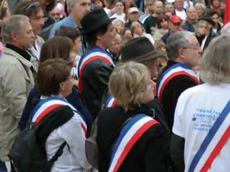 MANIFESTATION GAZ DE SCHISTE à BARJAC le 23 octobre 2011
