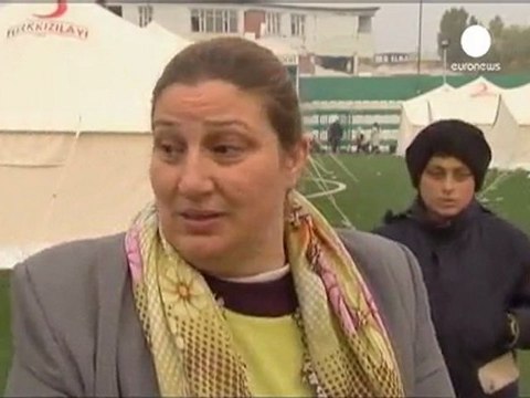 Turquía: Víctimas del terremoto pierden la paciencia