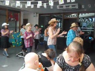 CALM... Les danseuses Country en représentation...