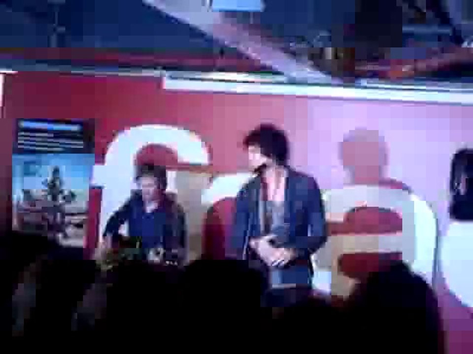 Julian Perretta - Ride my star live fnac 25.10.2011