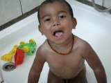 Léo prend son bain à tamatave