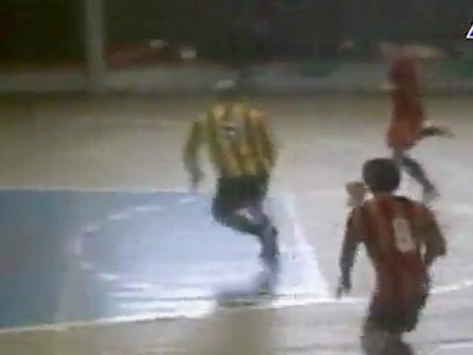 NANO JOGA BONITO 2011 FUTSAL MEJORES JUGADAS REGATES SKILLS TRICKS VOLUME 76 5000