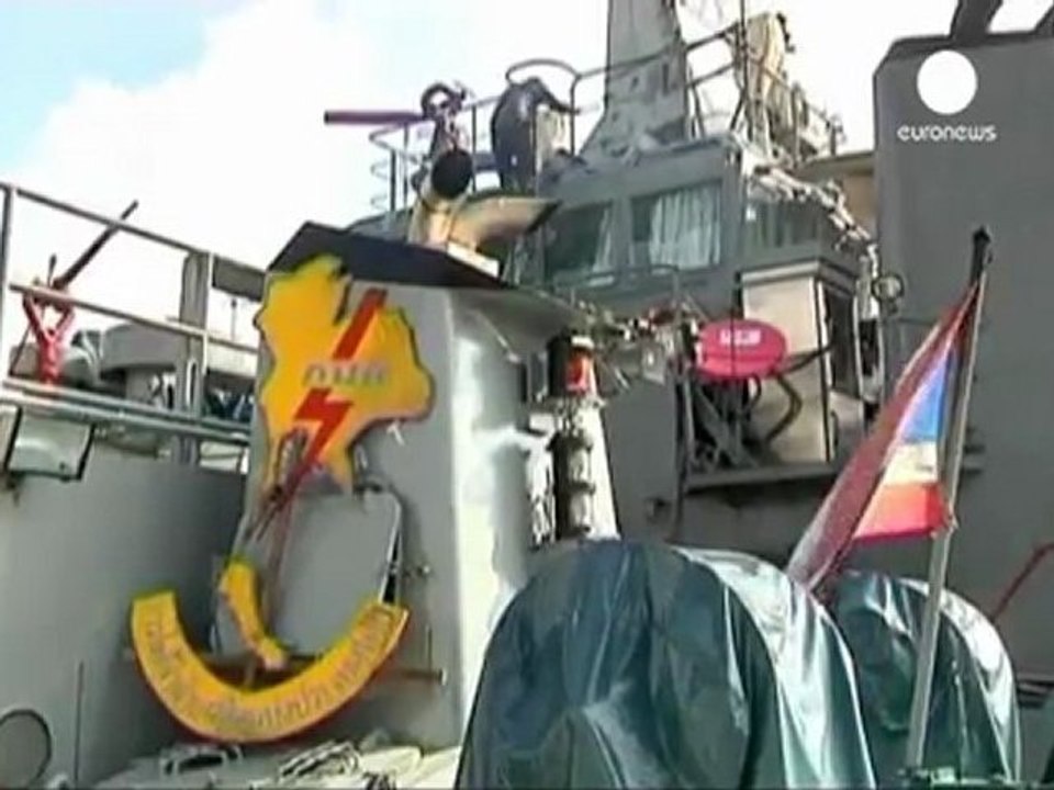 Bangkok could be flooded "for weeks" if dykes go