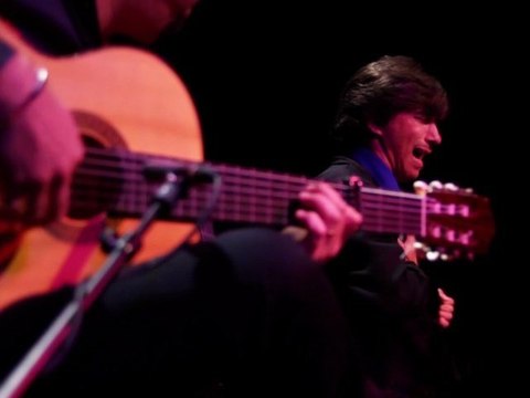 CHANTS SACRES GITANS EN PROVENCE - Extrait du concert à la Cité de la Musique : 7 oct. 2011