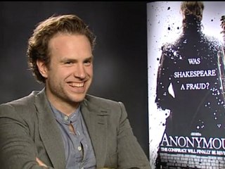 Shakespeare or not Shakespeare? That is the question