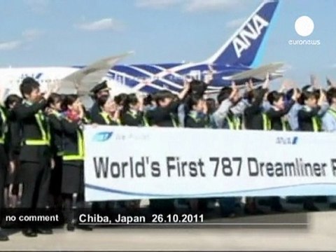 Boeing 787 Dreamliner makes first... - no comment