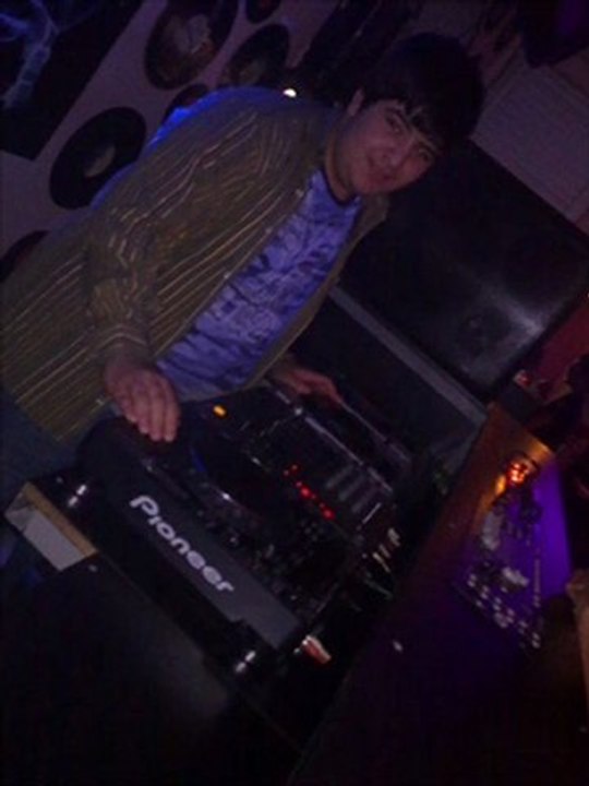 djumut çevik live set club remix 2011 .