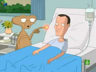 tom hanks y ET en padre de familia