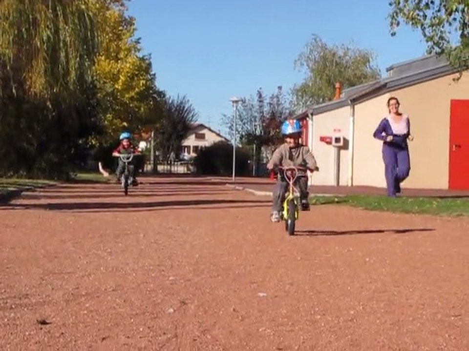 Course poursuite entre les frères