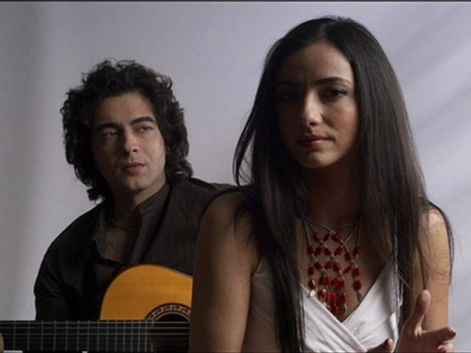 Öykü Berk   ♫♥♪  Hastane Önünde İncir Ağacı  ♫♥♪