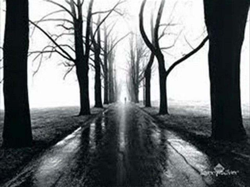 GÖZLERİN KAL DİYOR DUDAKLARIN GİT