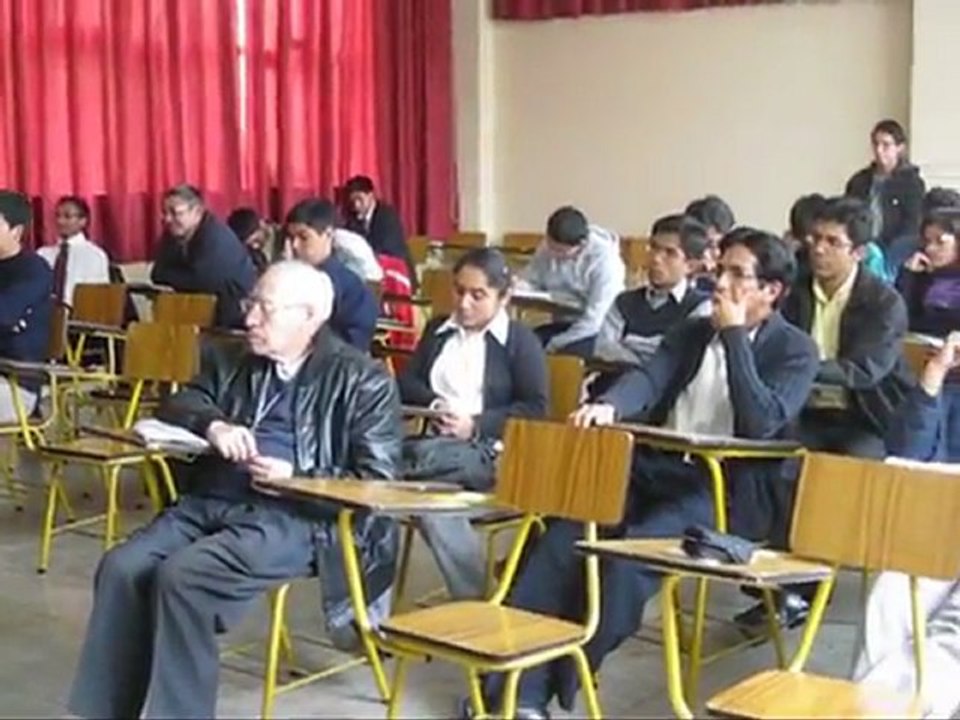 Dr. Walter Davila ( ALUMNO DE ORATORIA-LA EDUCACION EN EL PERÚ)Telf. 6500684 /  997717484