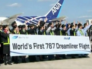 Dreamliner makes inaugural flight