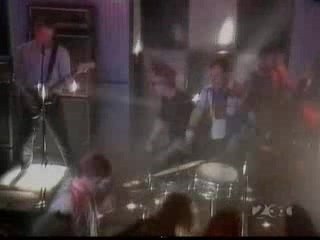 Pretenders - Middle of the road
