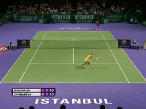 Zwonariewa za mocna dla Woźniackiej