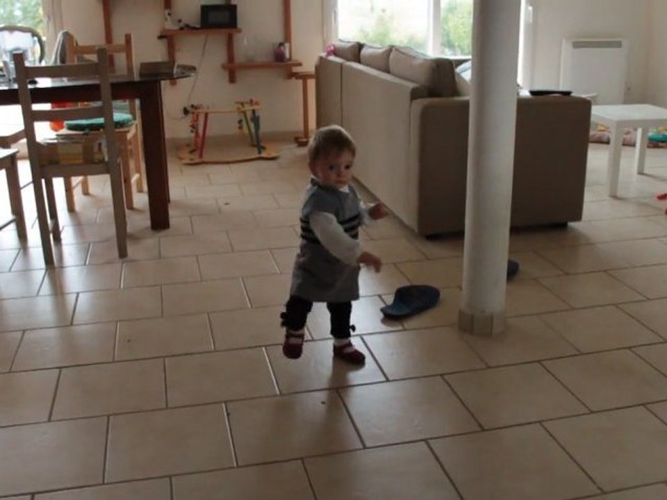 Faustine 1er pas seule
