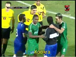 احداث شغب واقتحام جمهور المصرى لمباراه سموحه