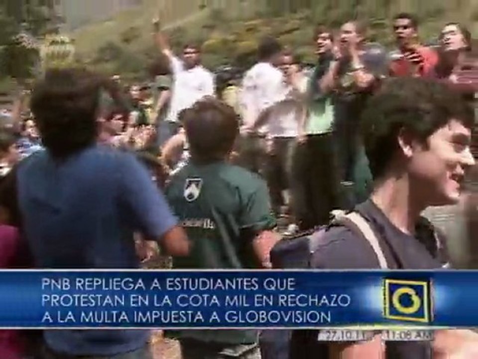 Estudiantes protestan en Cota Mil