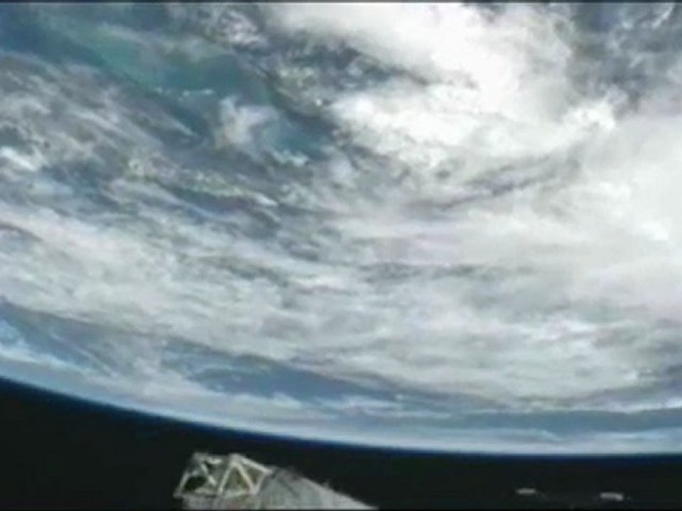 Un ouragan filmé par la NASA; jeudi le 27 octobre 2011 à 15h heure du Québec Mon filmmm