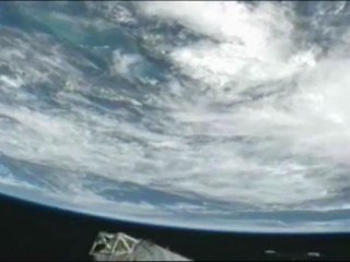 Un ouragan filmé par la NASA; jeudi le 27 octobre 2011 à 15h heure du Québec Mon filmmm