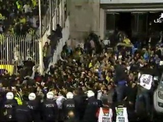 Fenerbahçe taraftarları İnönü’yü bastı | 27 Ekim www.ekstrabilgi.net