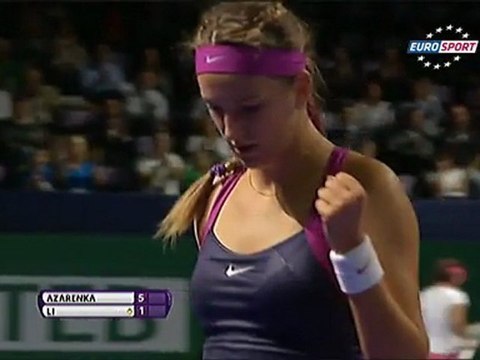 Azarenka yarı finalde