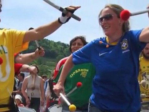 batucada lyon - sambaobab - samba reggae 100% good vibes - YouTube