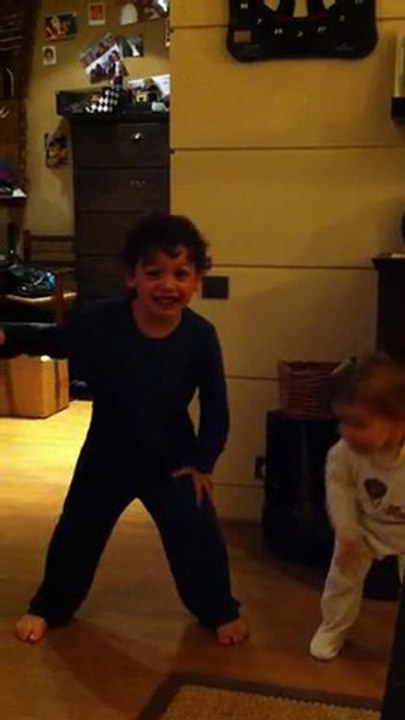 Esteban et Lalou font Le HAKA (suite)