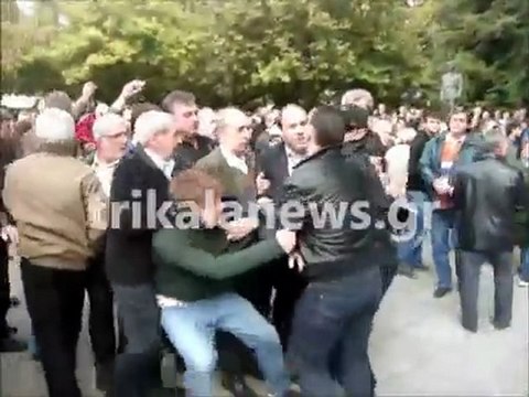 Η επίθεση στον βουλευτή ΠαΣοΚ Χρήστο Μαγκούφη