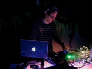 Lucca Masterson;live@Satir 13.11.2010