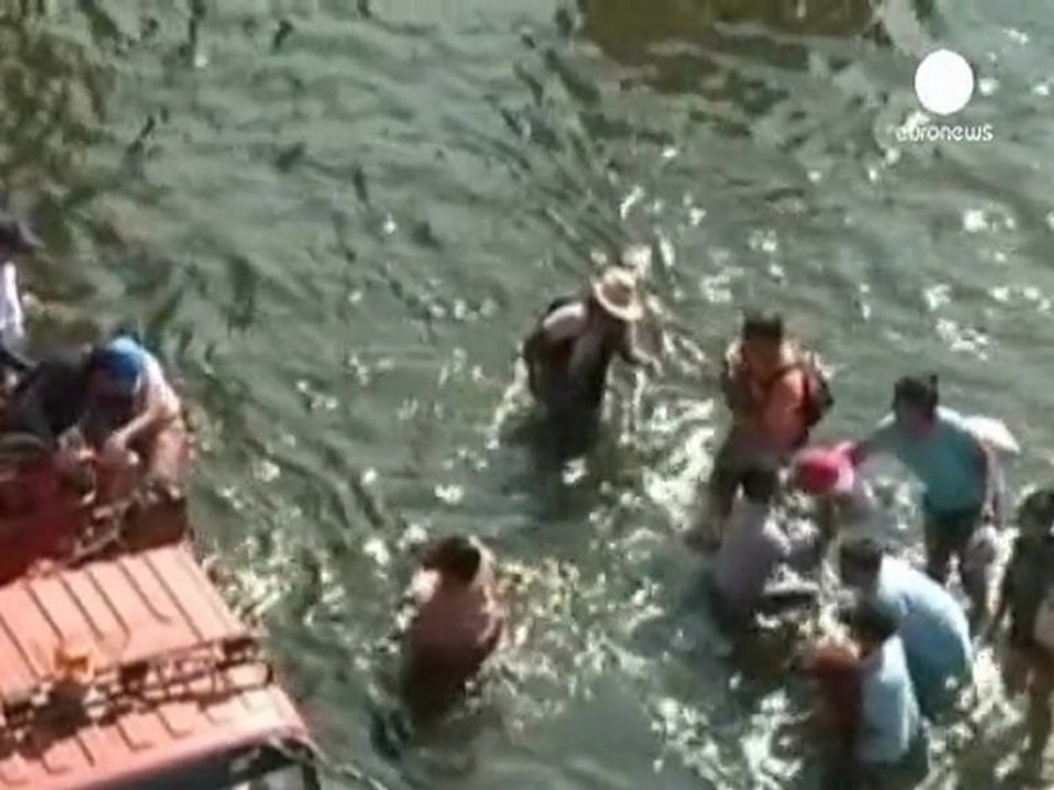 Bangkok floods spark mass exodus