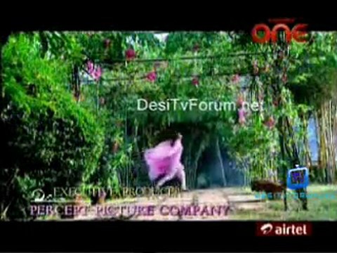 Woh Rehne Wali Mehlon Ki - 28th October 2011 Watch Online pt1