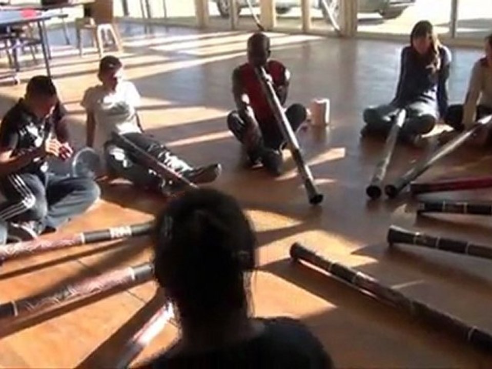 Tikaille en concert à la Ferme des Jeux de Vaux-le-Pénil le 4 novembre 2011 à 20h45