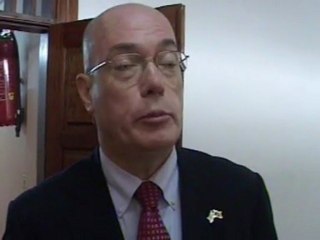 Cameroun Election présidentielle 2011 l' Amsadeur des USA Robert T Jackson s'exprime