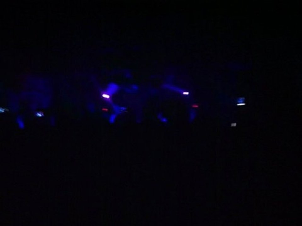 duman  ama olsun  resimli bar konseri