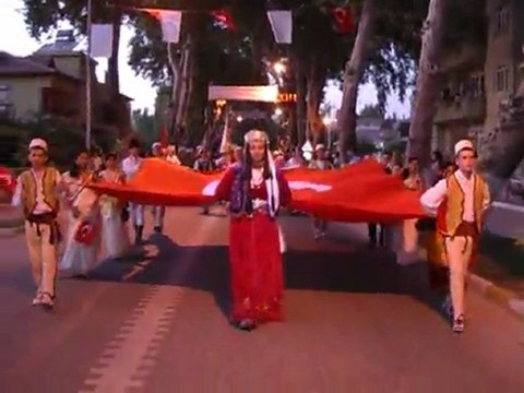 29 EKİM CUMHURİYET BAYRAMI GÜNÜNE ÖZEL SINDIRGI FESTİVAL GALA GECESİ KORTEJ YÜRÜYÜŞÜ